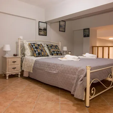 Loft Renovated Flat 5' From The Old Town Corfu * Corfu (city)