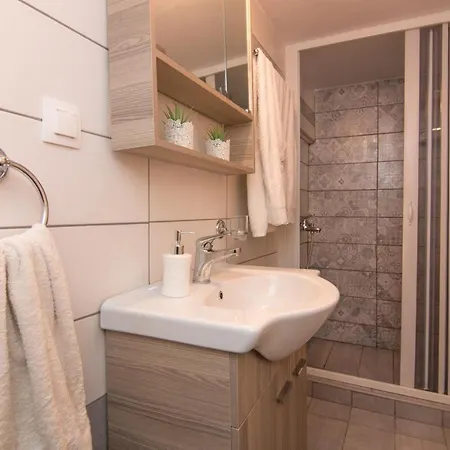 Loft Renovated Flat 5' From The Old Town Corfu *