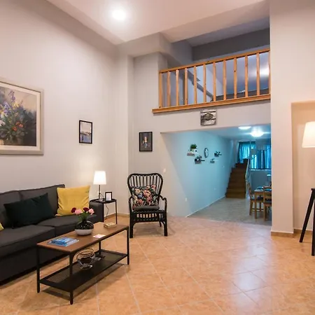 Apartment Loft Renovated Flat 5' From The Old Town Corfu