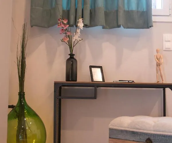 Loft Renovated Flat 5' From The Old Town Corfu